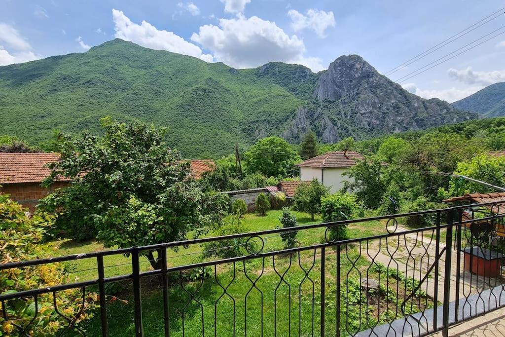 Villa Ilis House Matka Skopje Esterno foto